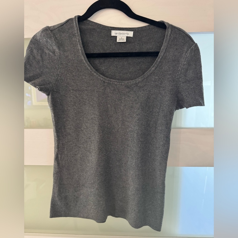 Liz Claiborne Gray Scoop Neck Short Sleeve Tee